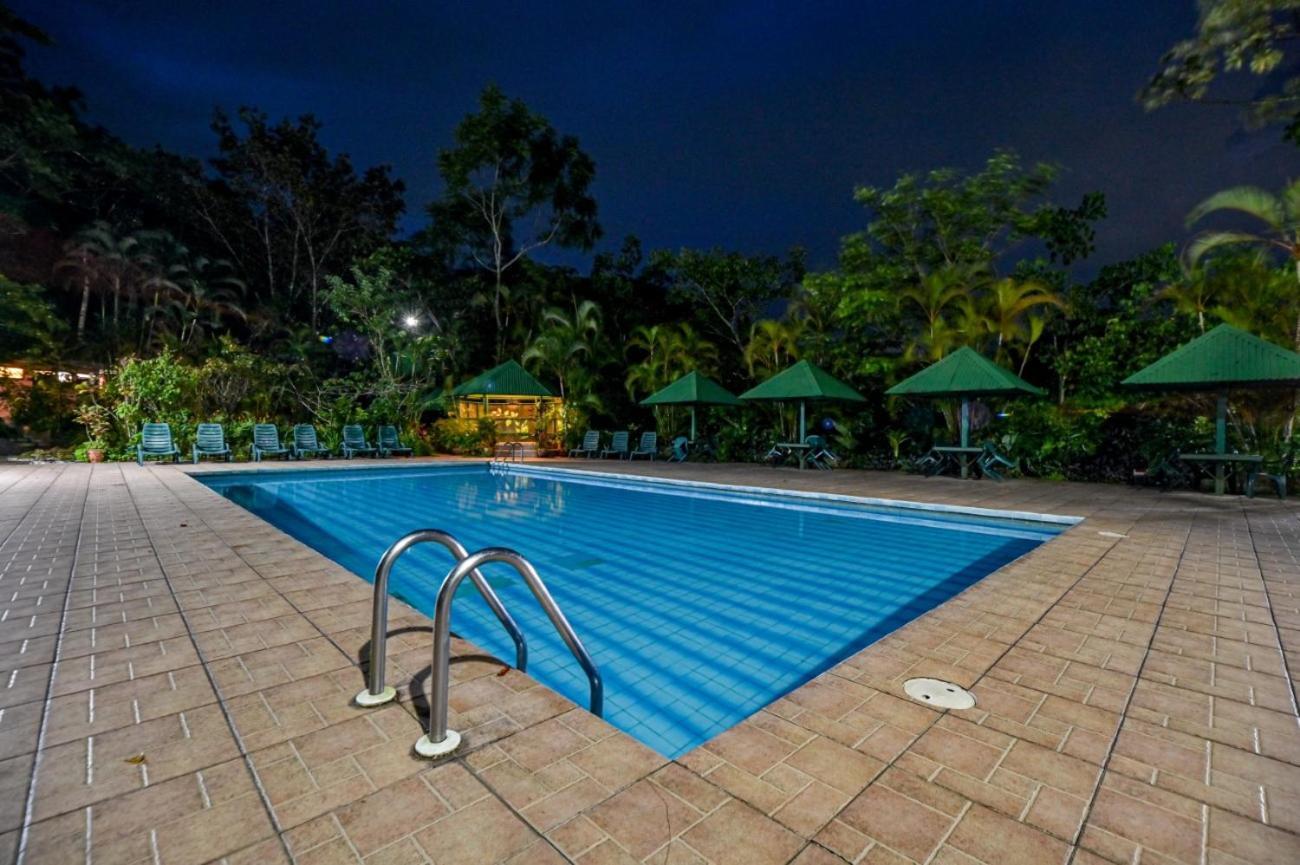 Lands In Love Hotel And Resort Colonia Palmarena Exterior photo